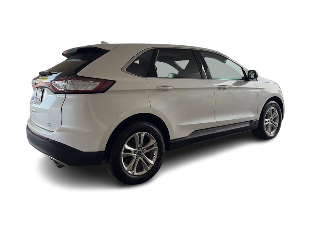 Thumbnail: 2015 Ford Edge - 17