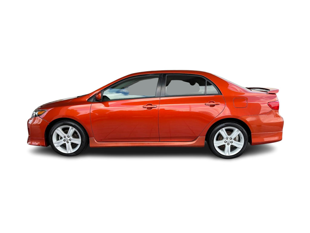 Thumbnail: 2013 Toyota Corolla - 3