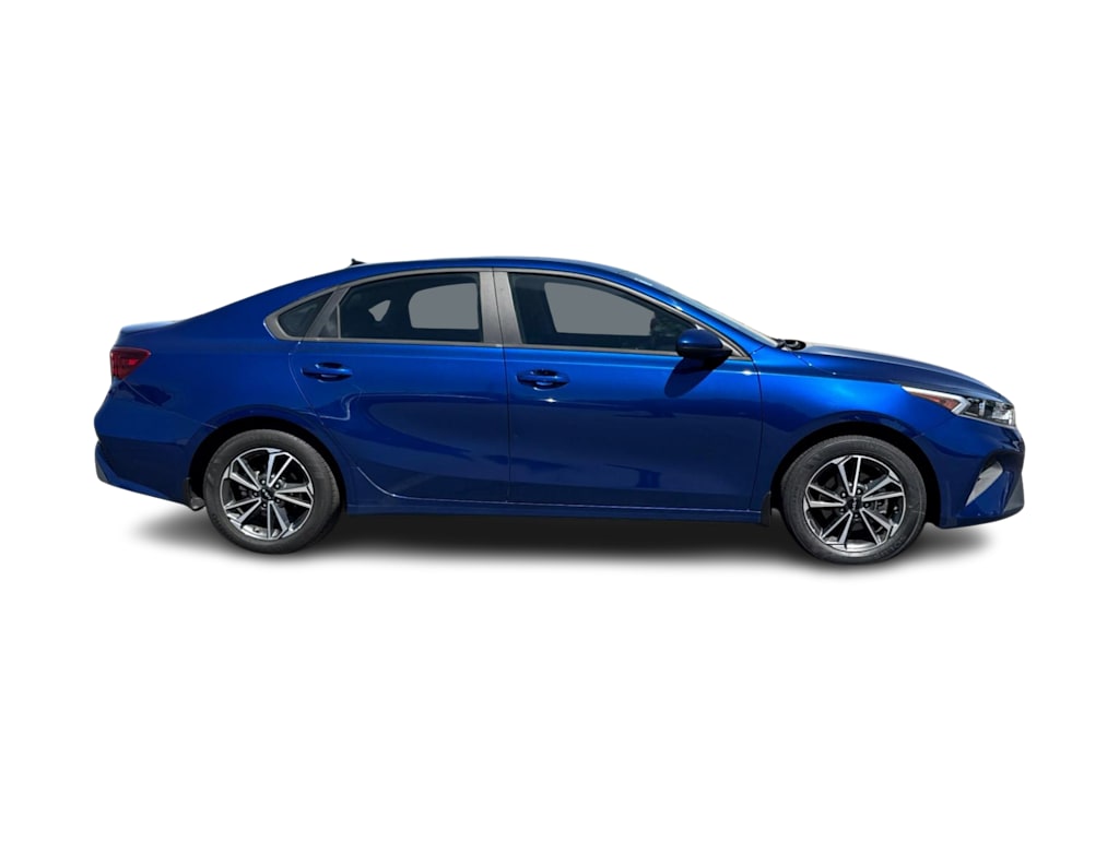 Thumbnail: 2023 Kia Forte - 18