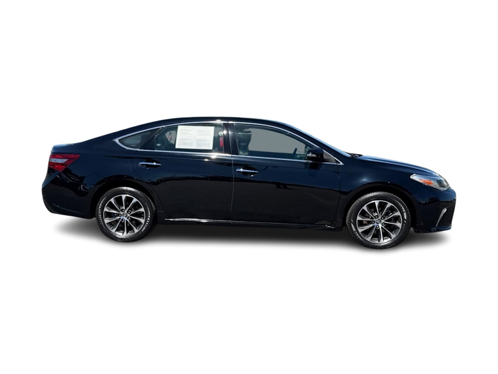 Thumbnail: 2017 Toyota Avalon - 18