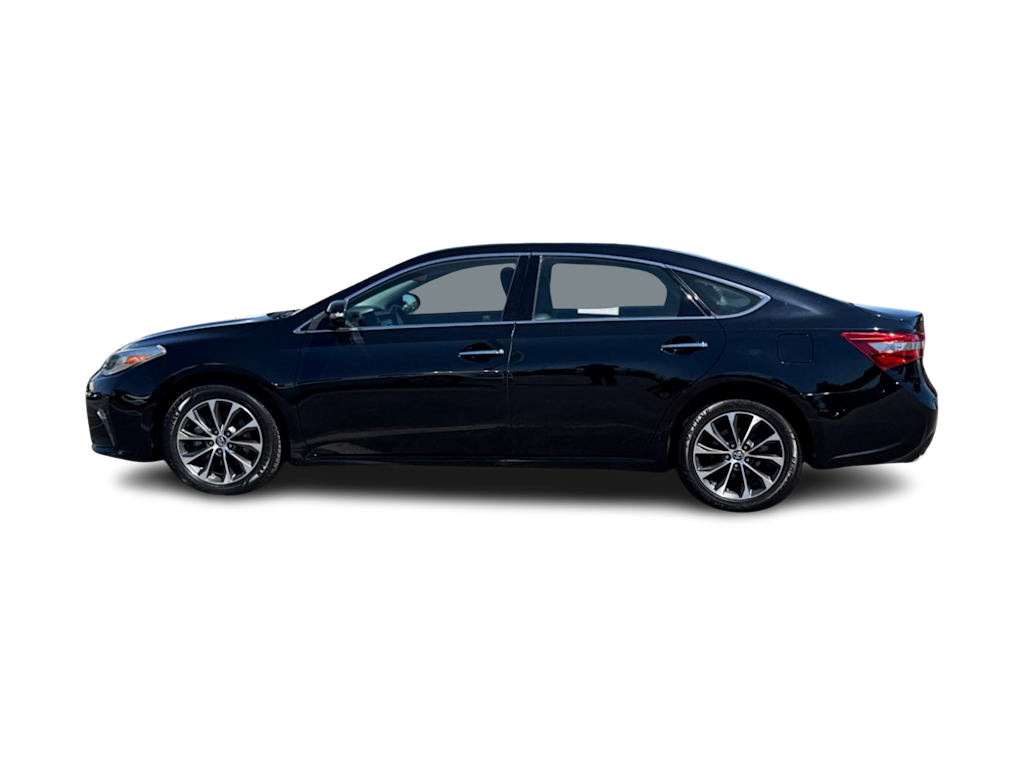 Thumbnail: 2017 Toyota Avalon - 3