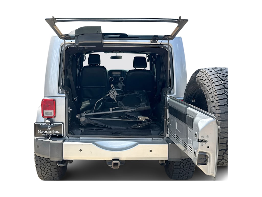 Thumbnail: 2015 Jeep Wrangler - 14