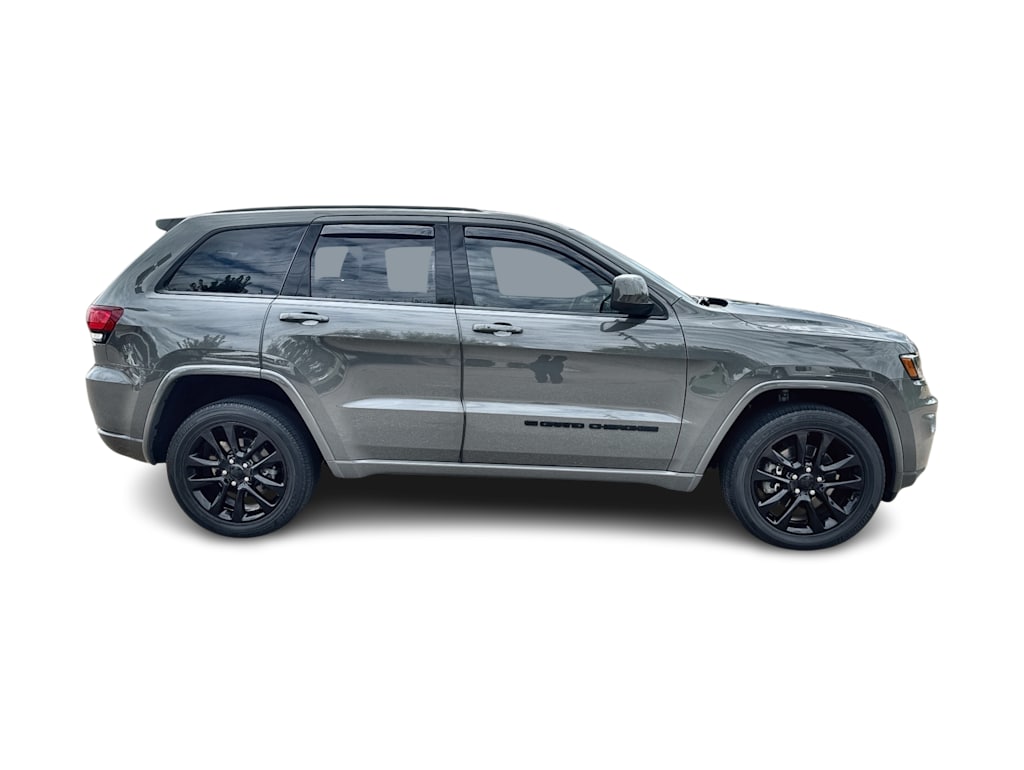 Thumbnail: 2022 Jeep Grand Cherokee - 23