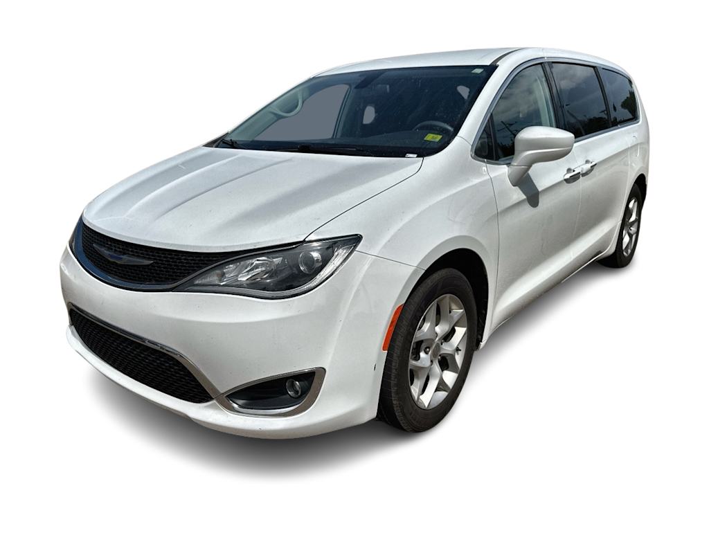 Thumbnail: 2018 Chrysler Pacifica - 20