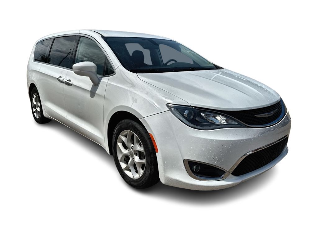 Thumbnail: 2018 Chrysler Pacifica - 19