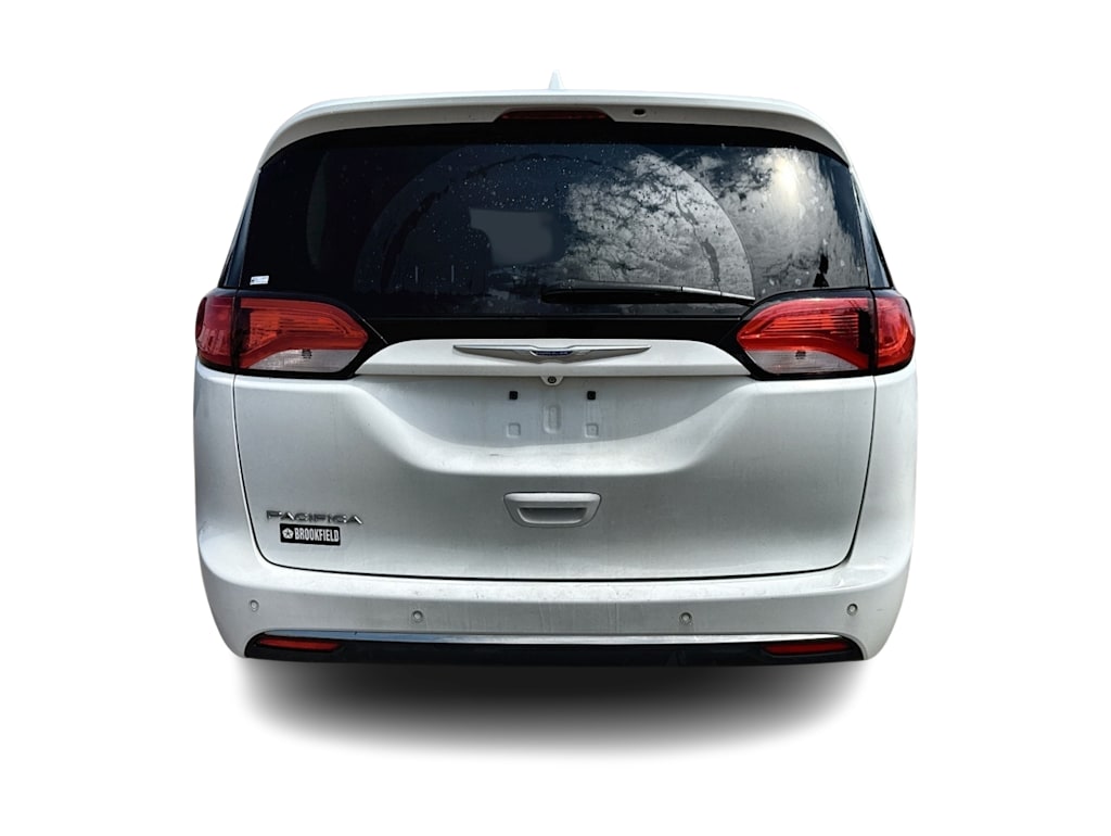 Thumbnail: 2018 Chrysler Pacifica - 5