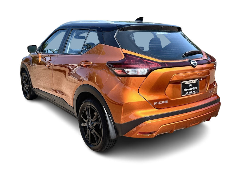 Thumbnail: 2023 Nissan Kicks - 4