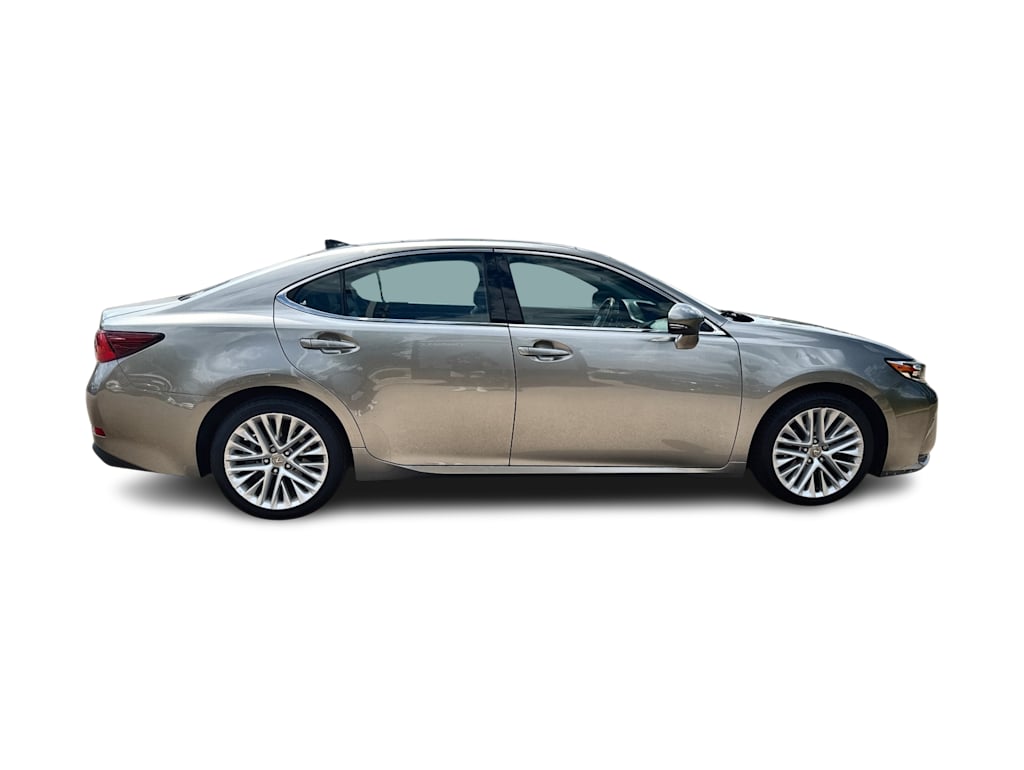Thumbnail: 2017 Lexus ES - 23