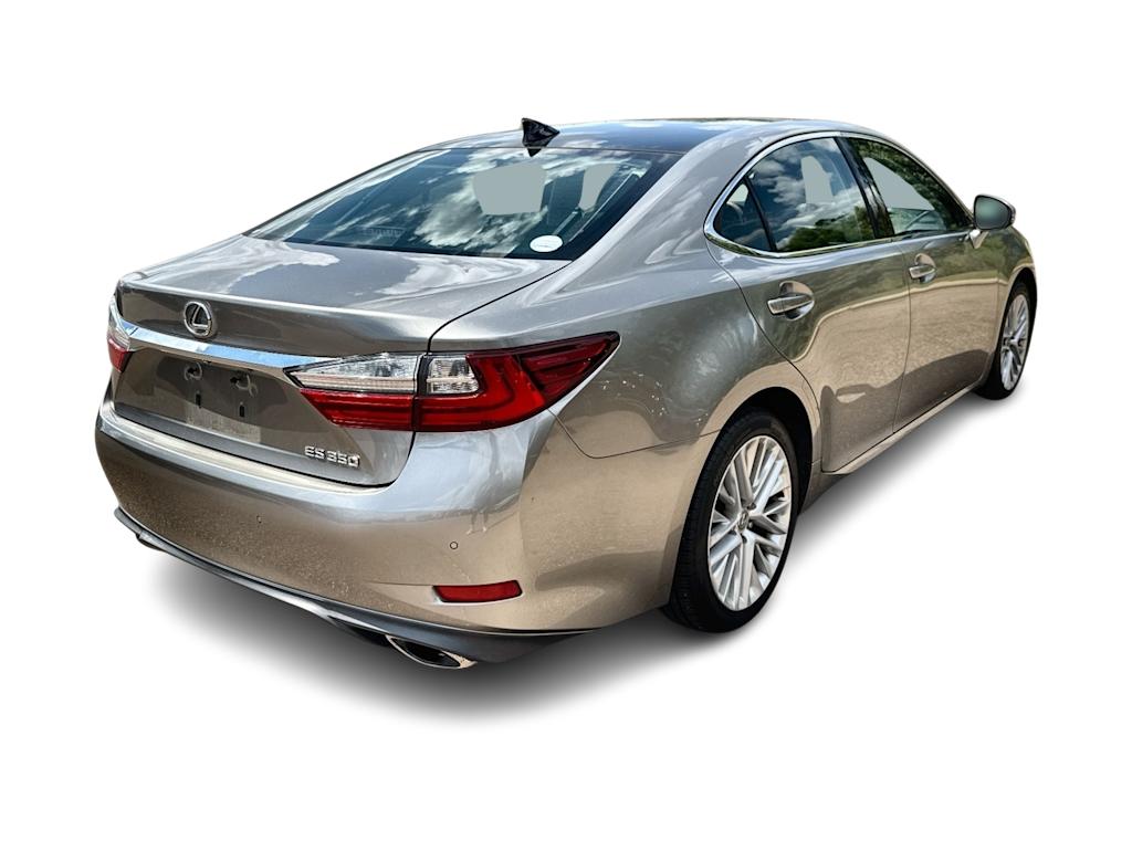 Thumbnail: 2017 Lexus ES - 22