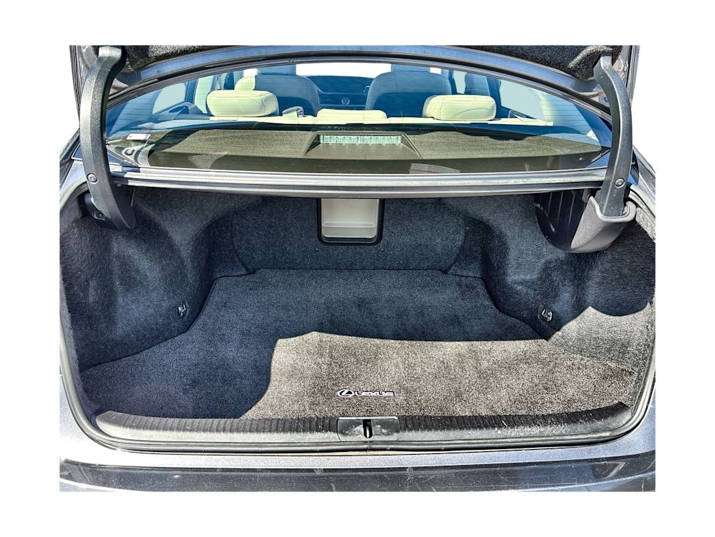 Thumbnail: 2018 Lexus ES - 17