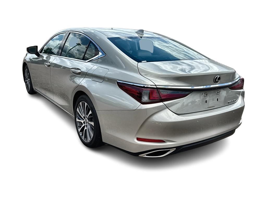 Thumbnail: 2021 Lexus ES - 4