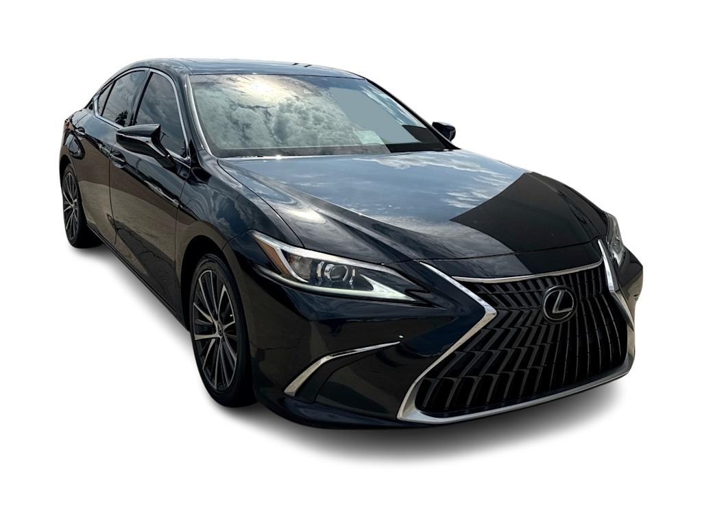 Thumbnail: 2022 Lexus ES - 19