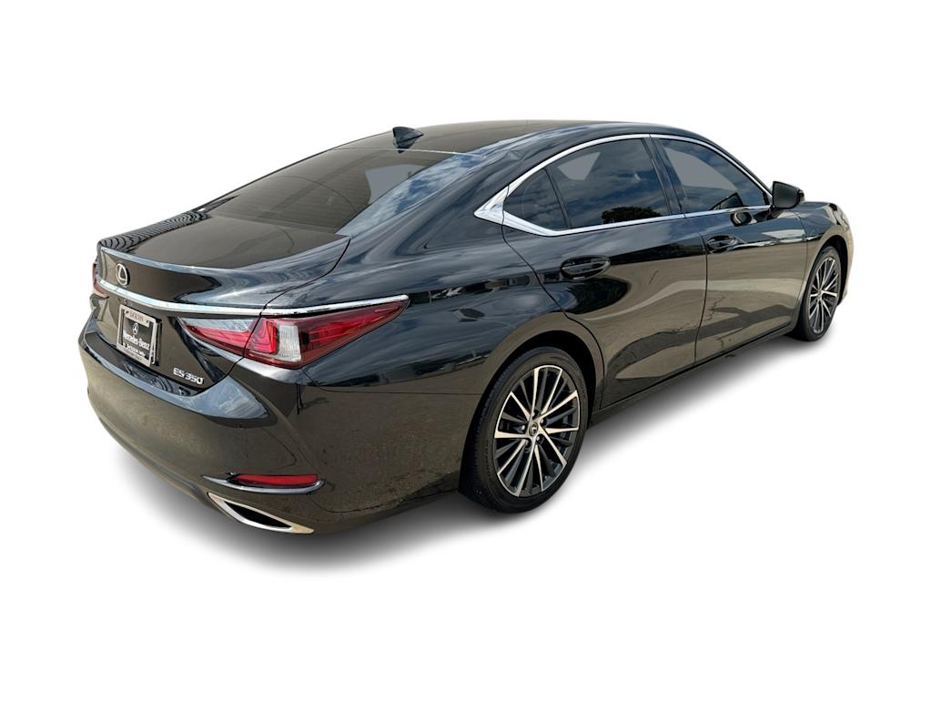 Thumbnail: 2022 Lexus ES - 21