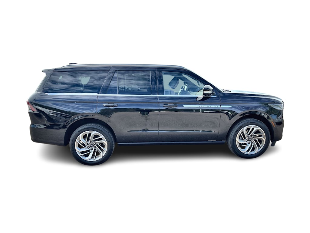 Thumbnail: 2025 Lincoln Navigator - 19