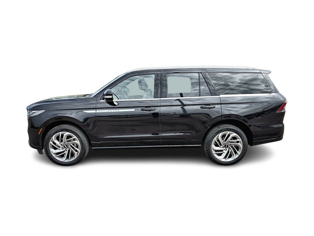 Thumbnail: 2025 Lincoln Navigator - 3
