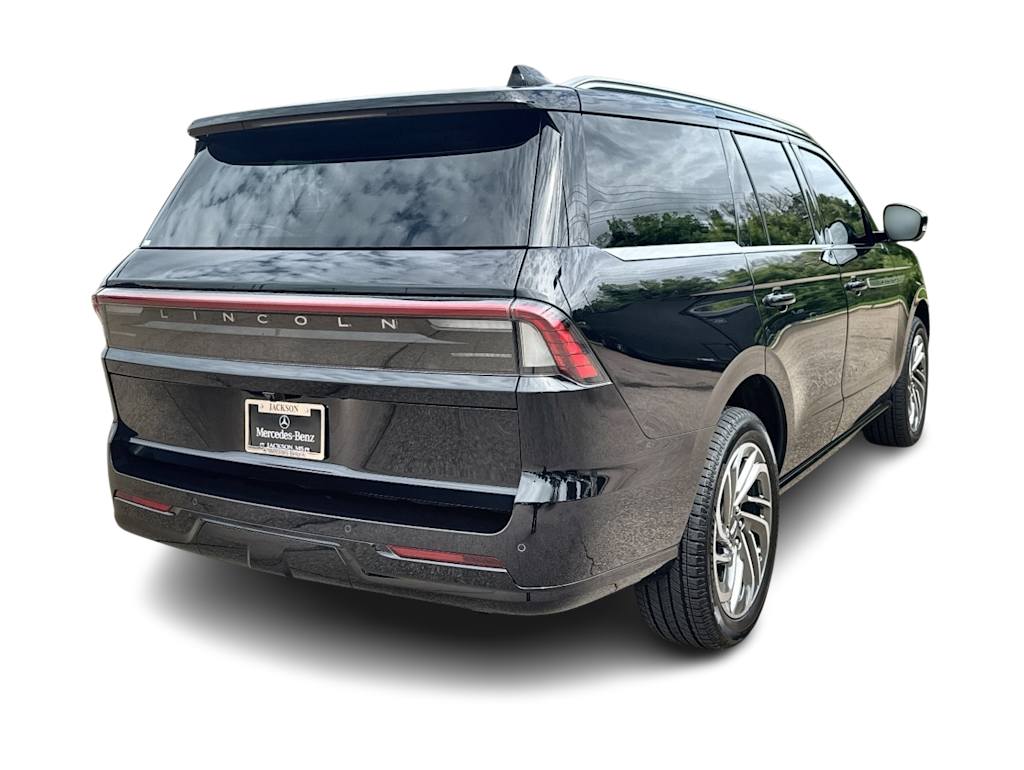 Thumbnail: 2026 Lincoln Navigator - 21