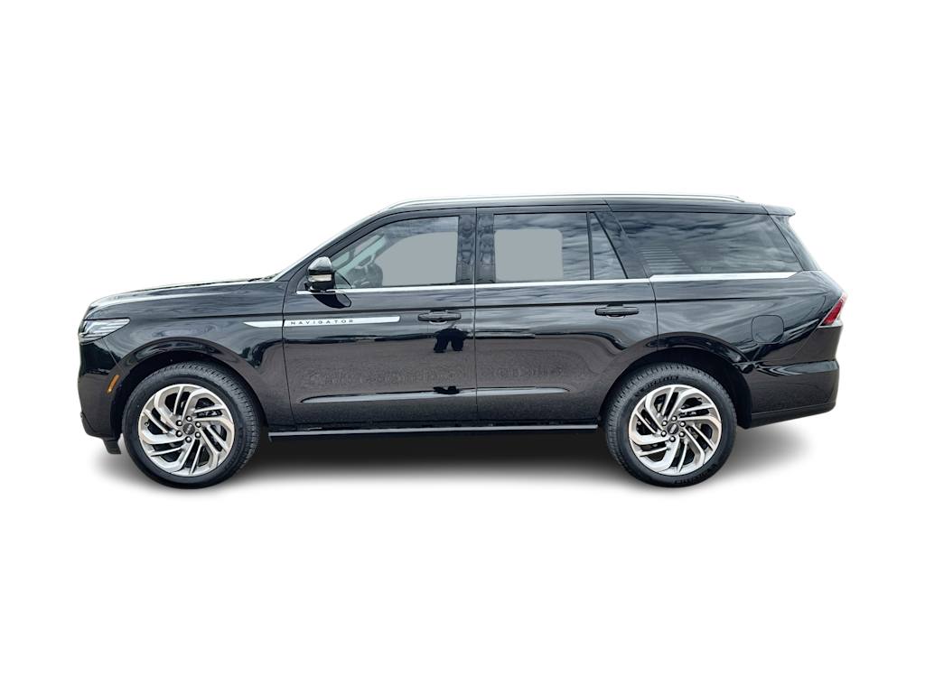 Thumbnail: 2026 Lincoln Navigator - 3