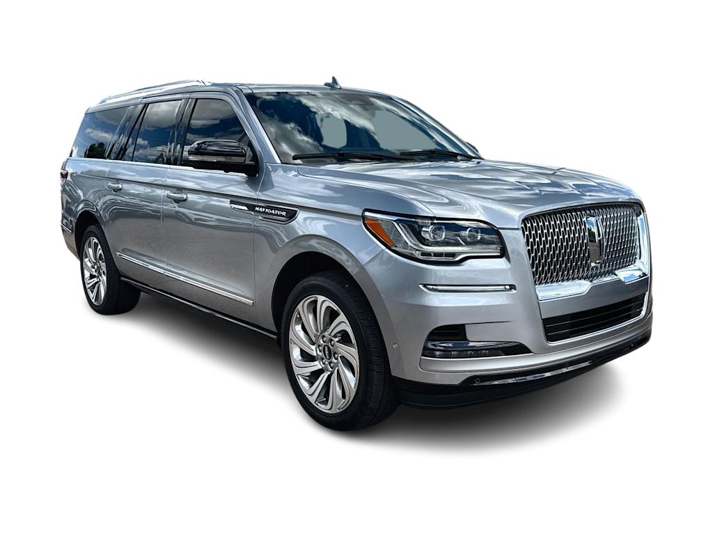 Thumbnail: 2024 Lincoln Navigator L - 21