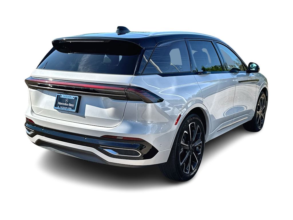 Thumbnail: 2024 Lincoln Nautilus - 17