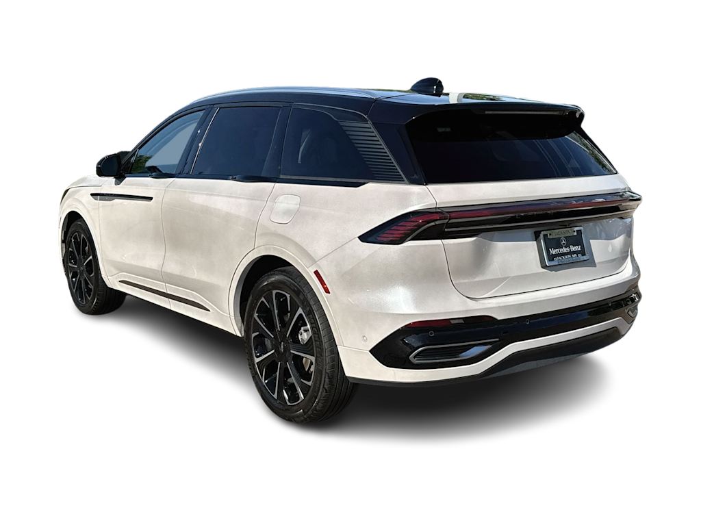 Thumbnail: 2024 Lincoln Nautilus - 4