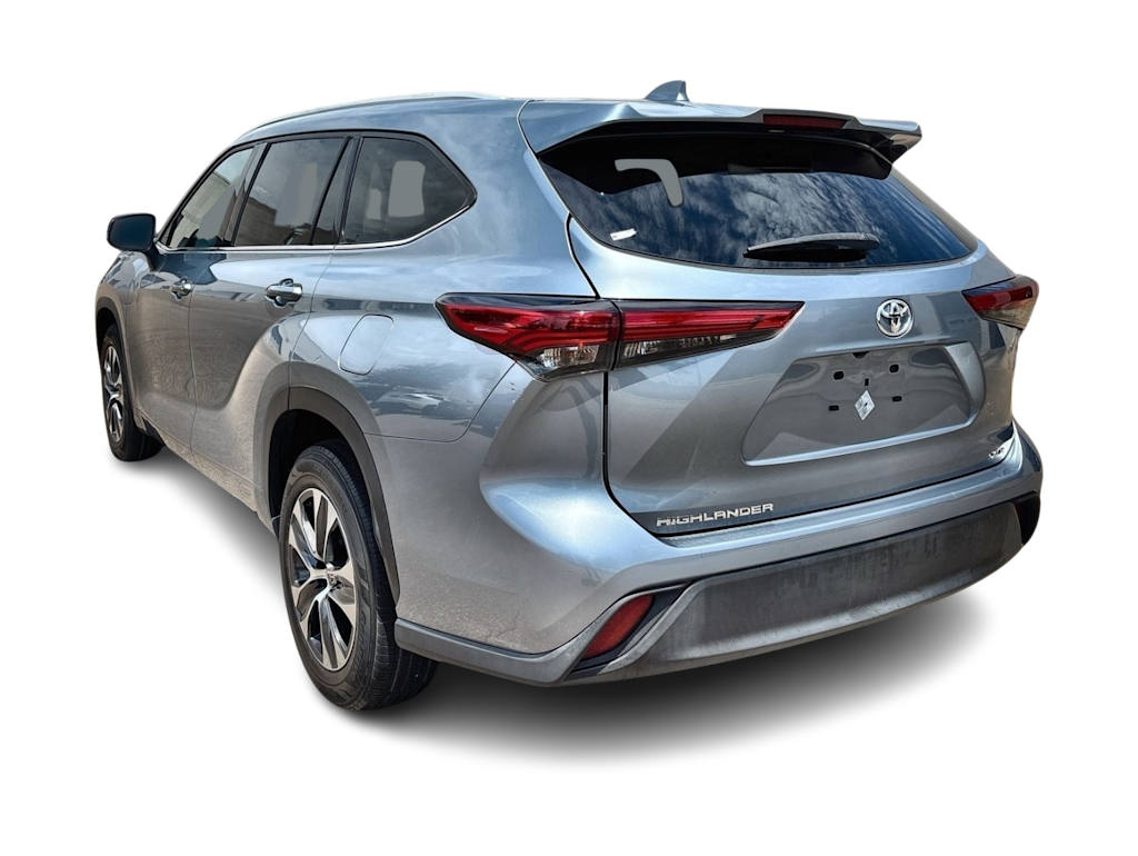 Thumbnail: 2022 Toyota Highlander - 4