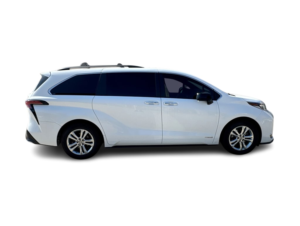 Thumbnail: 2021 Toyota Sienna - 22