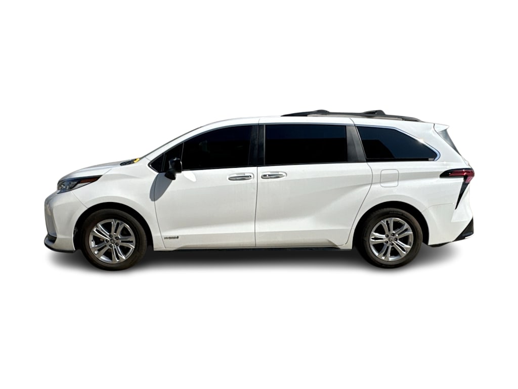 Thumbnail: 2021 Toyota Sienna - 3