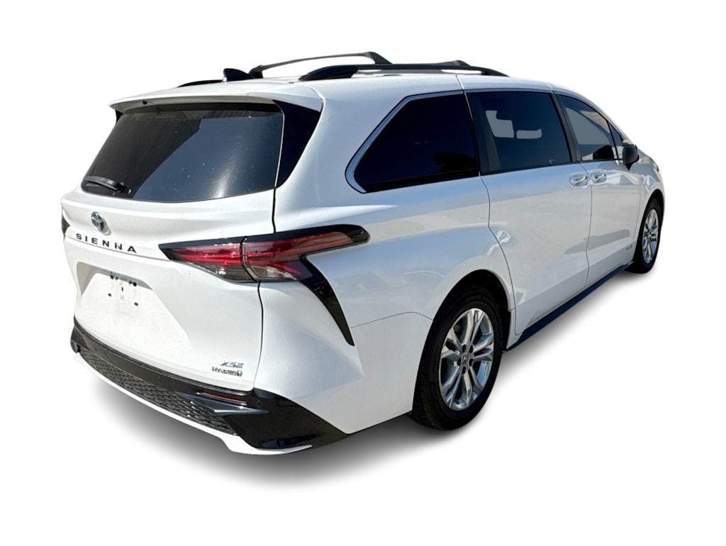 Thumbnail: 2021 Toyota Sienna - 21