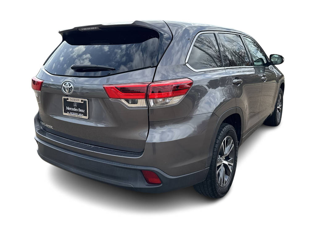 Thumbnail: 2017 Toyota Highlander - 20