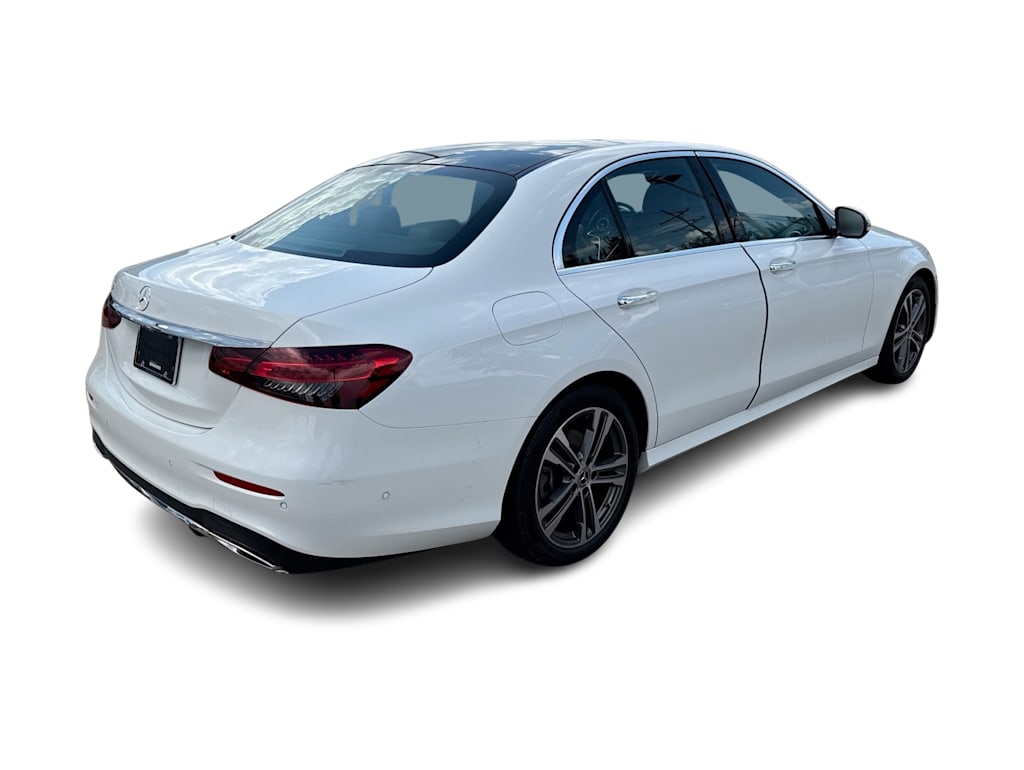 Thumbnail: 2022 Mercedes-Benz E-Class - 21