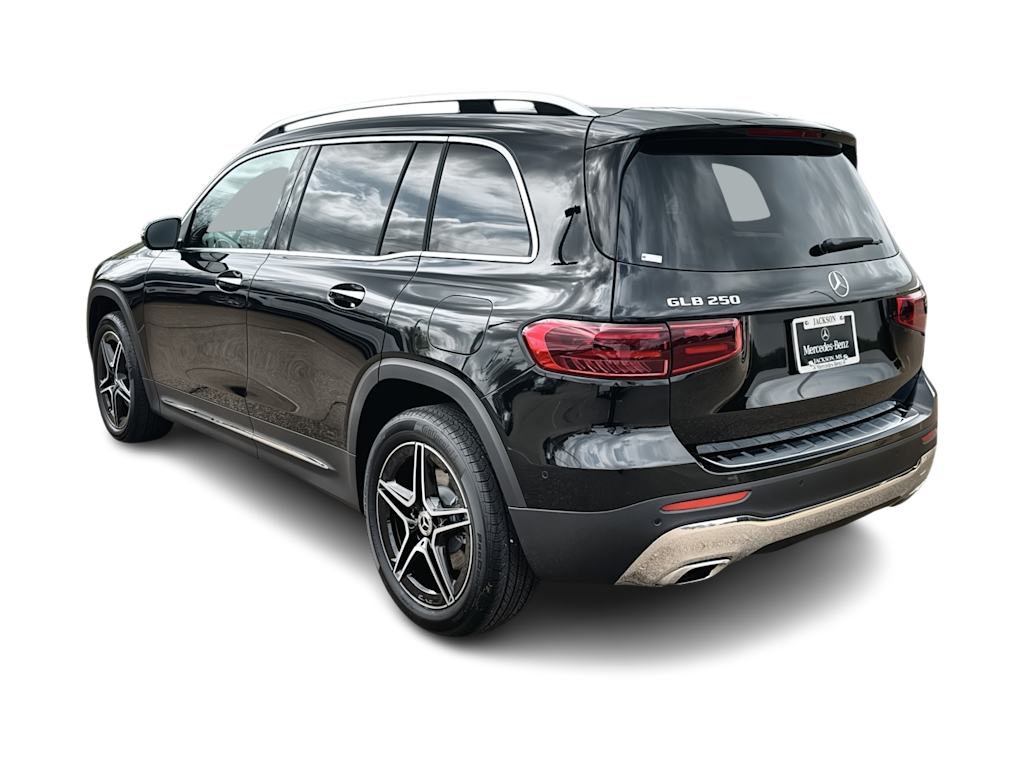 Thumbnail: 2026 Mercedes-Benz GLB - 4
