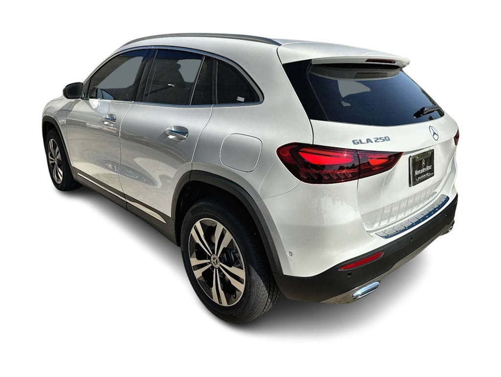 Thumbnail: 2026 Mercedes-Benz GLA - 4