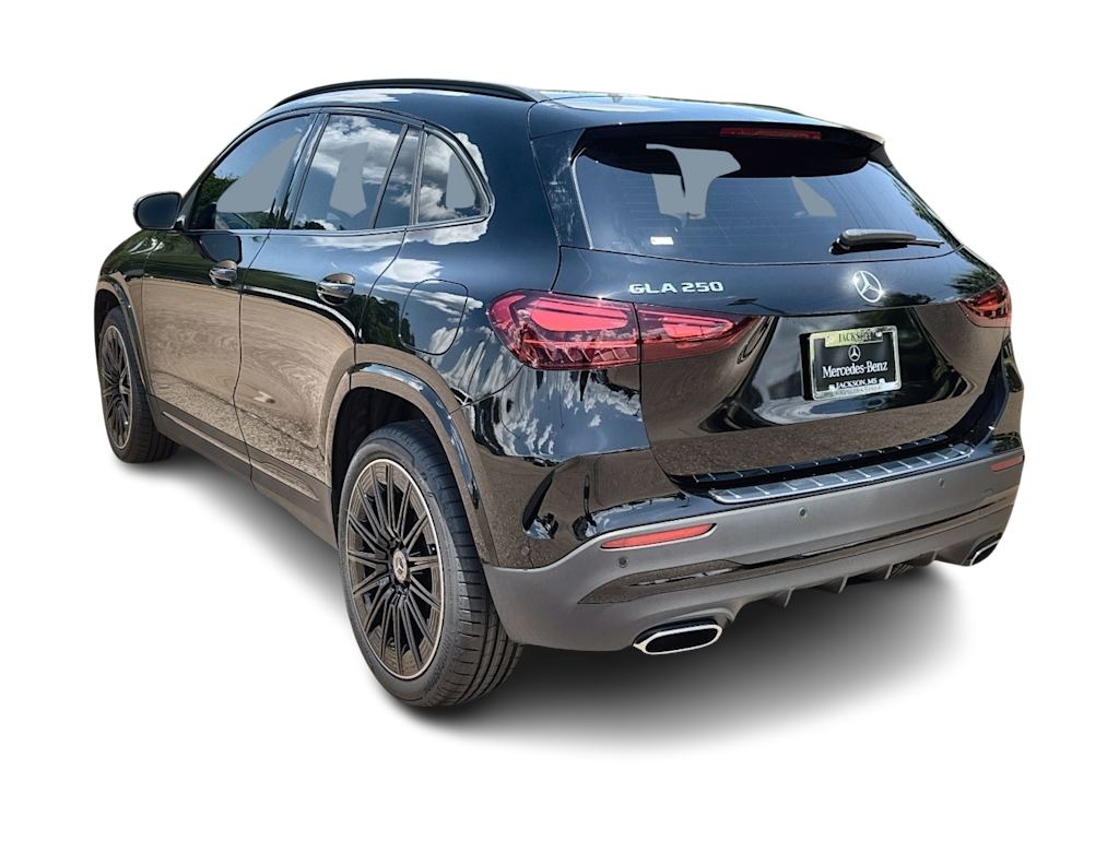 Thumbnail: 2026 Mercedes-Benz GLA - 4
