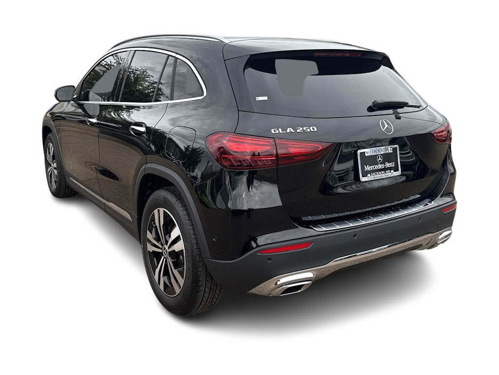 Thumbnail: 2026 Mercedes-Benz GLA - 4