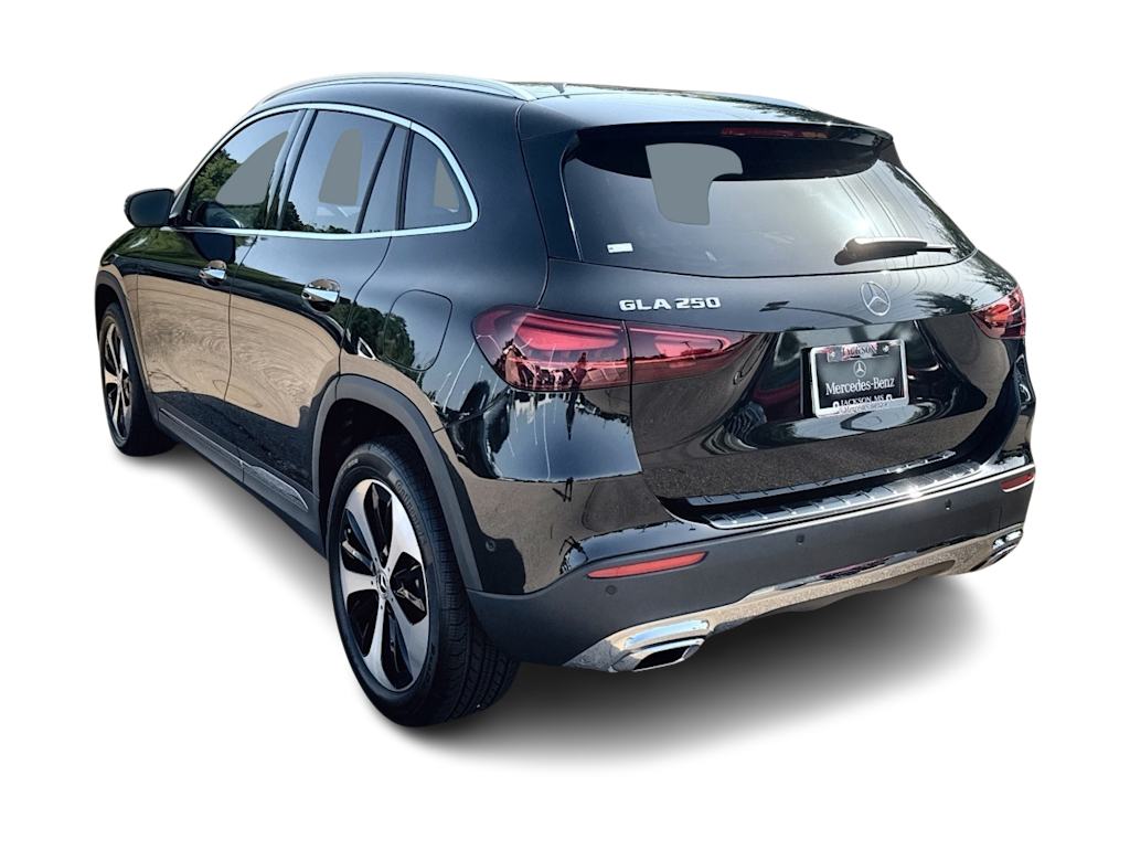 Thumbnail: 2026 Mercedes-Benz GLA - 4