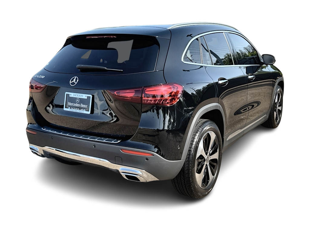 Thumbnail: 2026 Mercedes-Benz GLA - 21