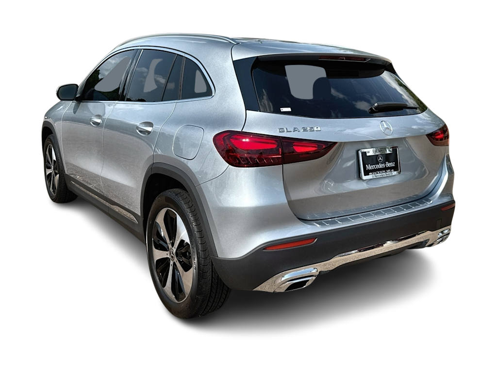 Thumbnail: 2026 Mercedes-Benz GLA - 4