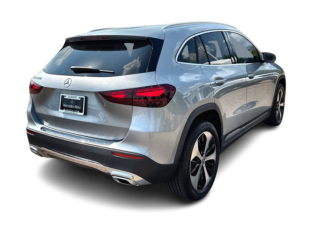 Thumbnail: 2026 Mercedes-Benz GLA - 21