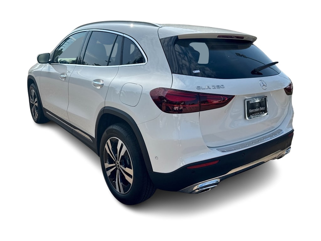 Thumbnail: 2026 Mercedes-Benz GLA - 4
