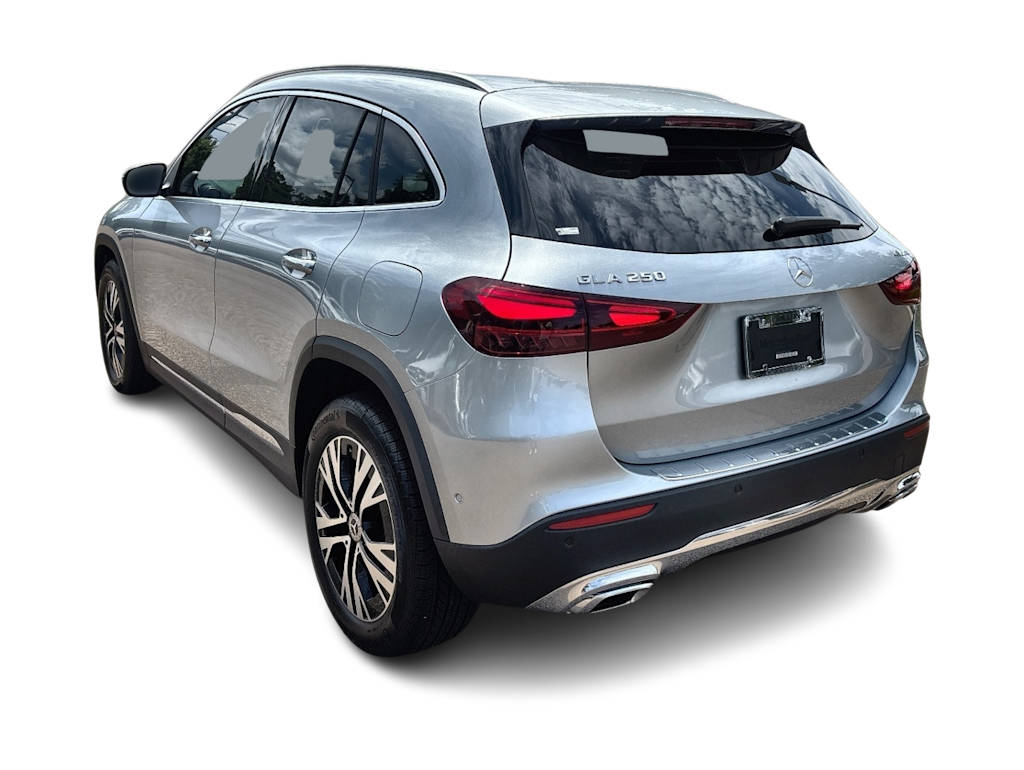 Thumbnail: 2026 Mercedes-Benz GLA - 4