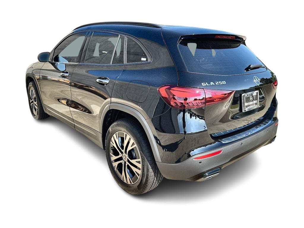 Thumbnail: 2026 Mercedes-Benz GLA - 4