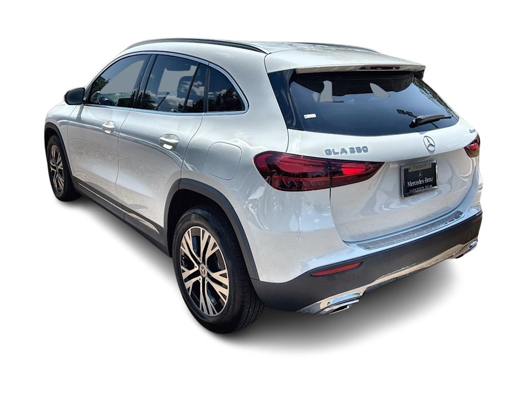 Thumbnail: 2026 Mercedes-Benz GLA - 4