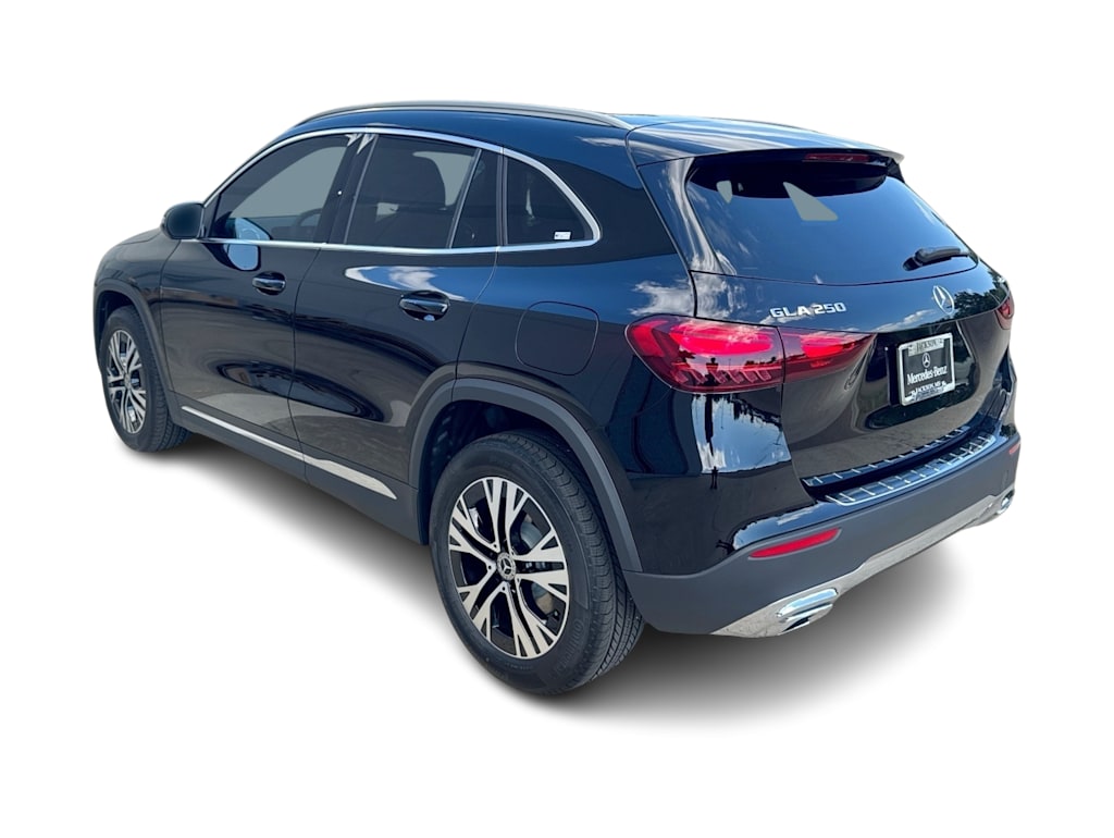 Thumbnail: 2026 Mercedes-Benz GLA - 4