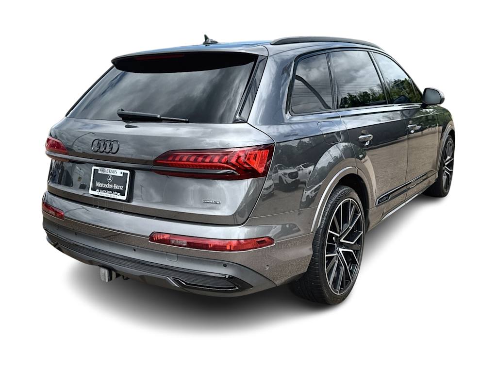 Thumbnail: 2022 Audi Q7 - 21