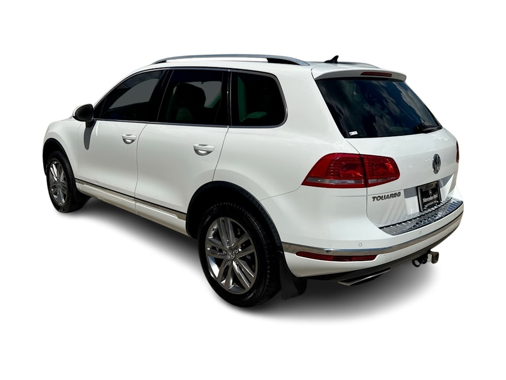 Thumbnail: 2016 Volkswagen Touareg - 4