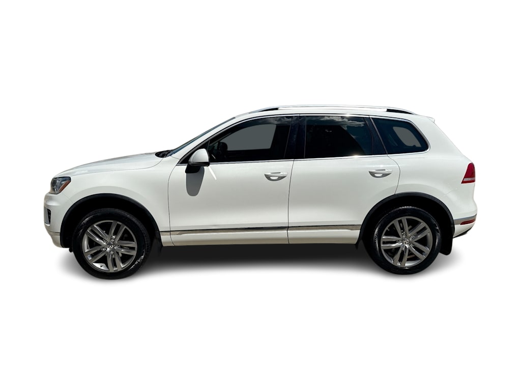 Thumbnail: 2016 Volkswagen Touareg - 3