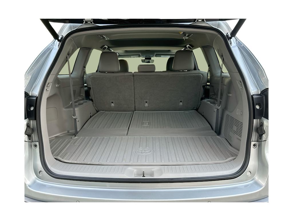 Thumbnail: 2019 Toyota Highlander - 18