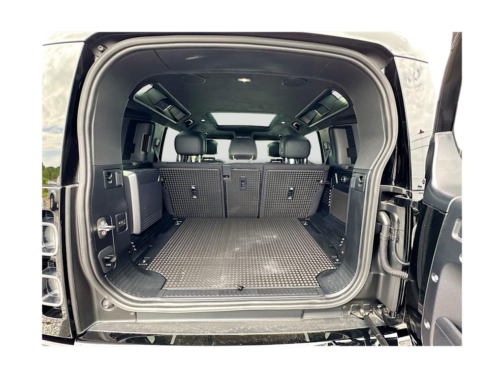 Thumbnail: 2025 Land Rover Defender - 17