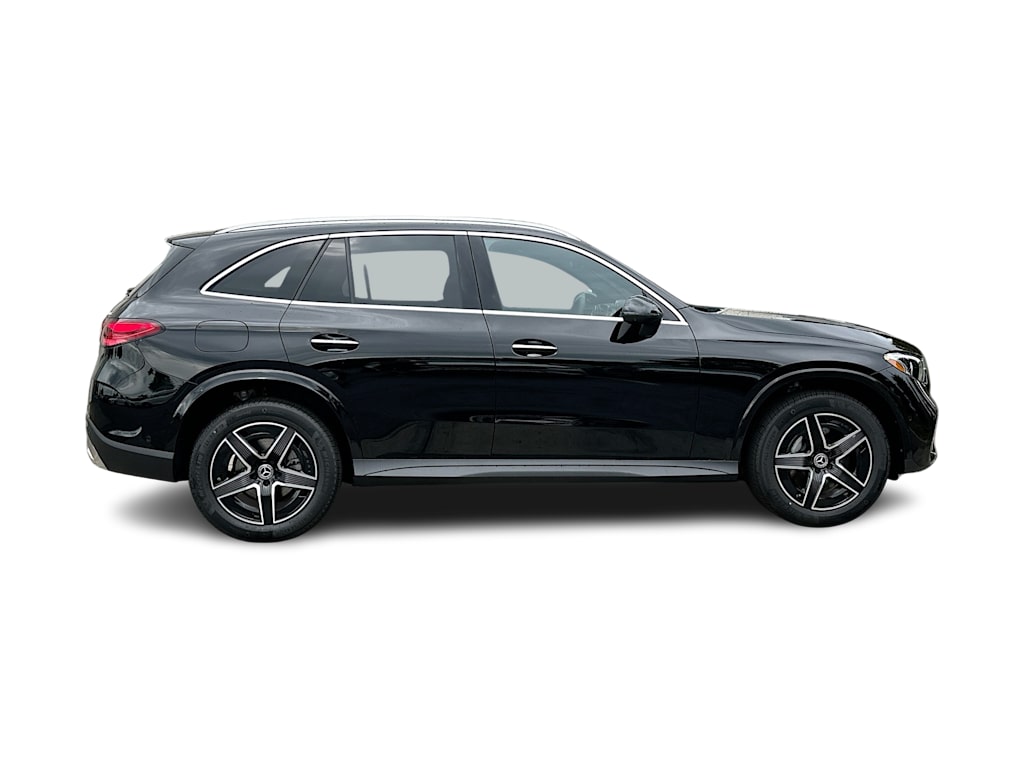 Thumbnail: 2026 Mercedes-Benz GLC - 21