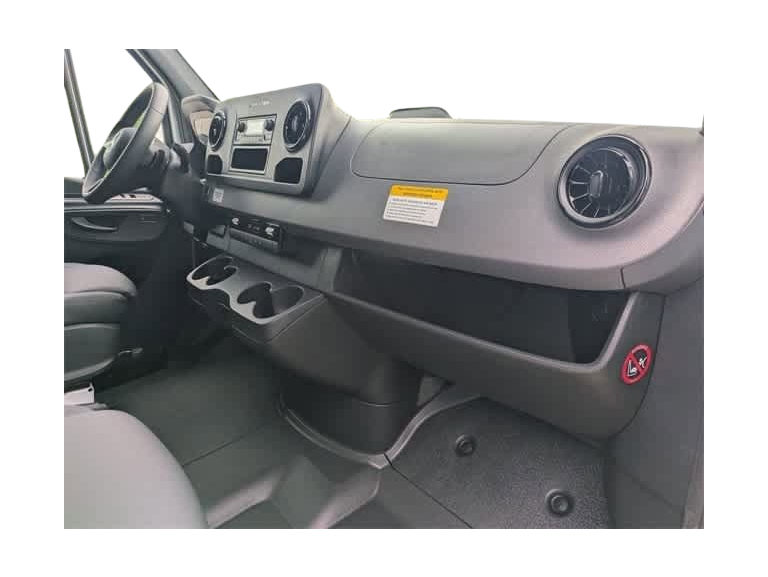 Thumbnail: 2025 Mercedes-Benz Sprinter - 16